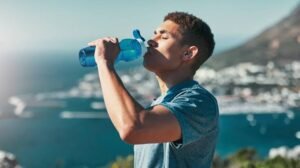 Reusable water bottle as an alternative to plastic bottles